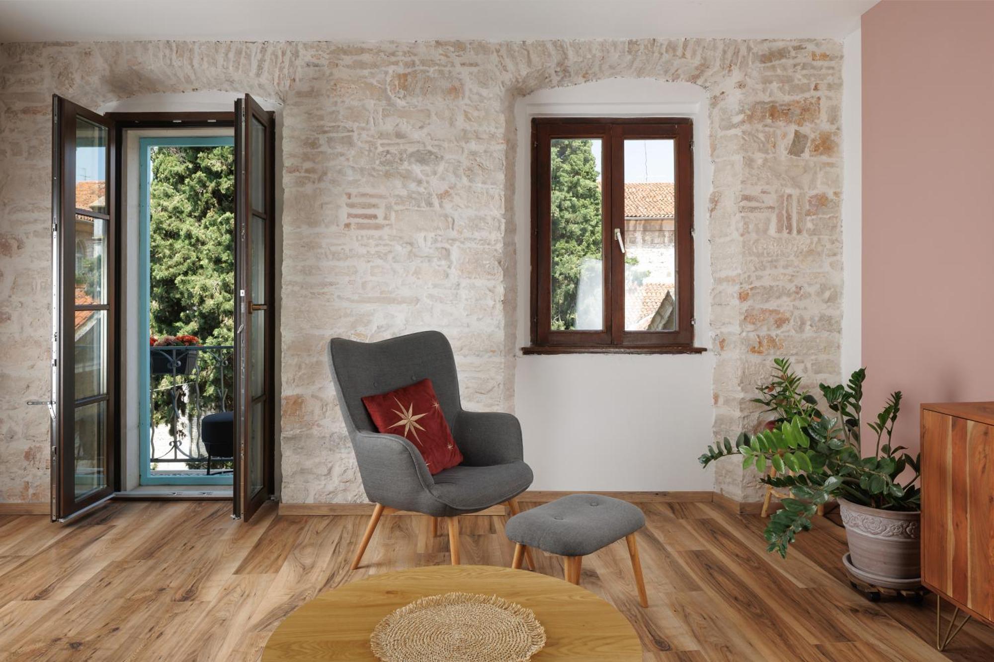 Old Town Nona - Balcony, Garden And Free Parking Pula